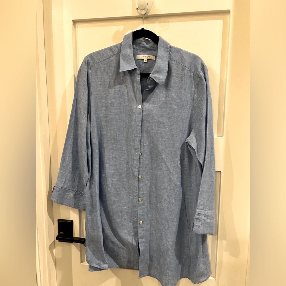 Soft Linen button down tunic - with pockets! Size 14. Excellent cond, worn once.